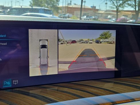Certified 2025 Cadillac Escalade ESV Sport Platinum w/ LPO, Floor Liner Package AWD/4WD image 18