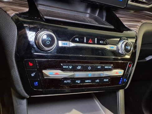 Used 2023 Ford Explorer Limited RWD image 8