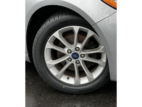 Used 2020 Ford Fusion SE image 7