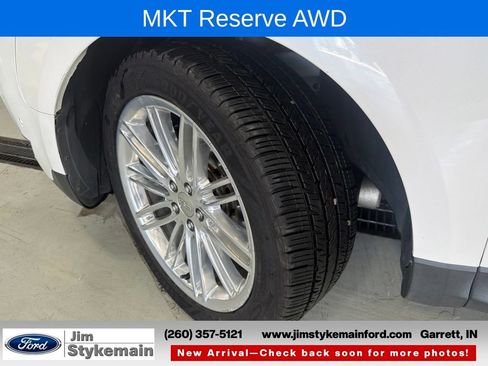 Used 2018 Lincoln MKT AWD w/ Technology Package image 2
