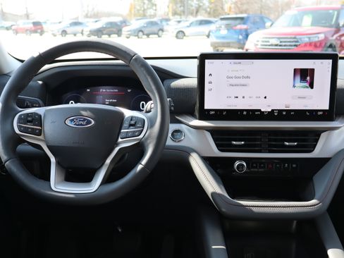 New 2026 Ford Explorer Active w/ Active Comfort Package image 15