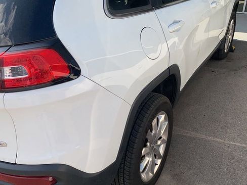 Used 2016 Jeep Cherokee Latitude w/ Comfort/Convenience Group image 3