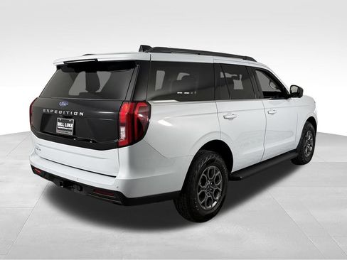 Used 2025 Ford Expedition Active AWD/4WD image 7