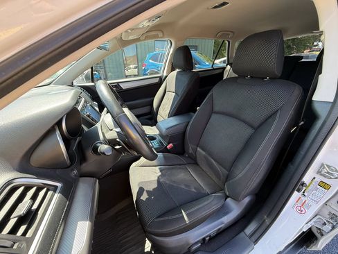 Used 2019 Subaru Outback 2.5i Premium AWD/4WD image 12