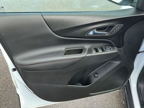 Certified 2024 Chevrolet Equinox RS image 23