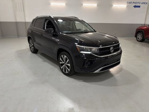 Used 2022 Volkswagen Taos SE AWD/4WD image 4