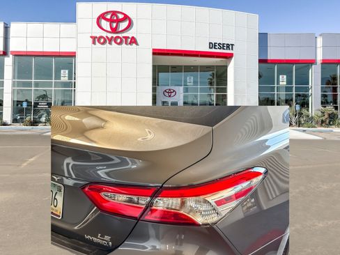 Used 2019 Toyota Camry LE FWD image 7