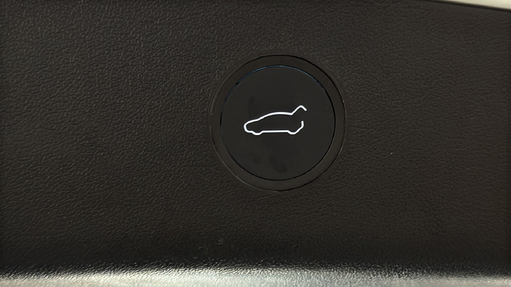 Used 2022 Tesla Model 3 RWD image 9
