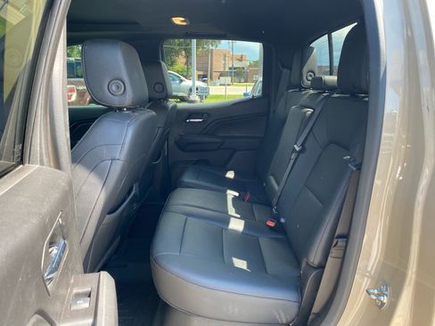 Used 2024 GMC Canyon Elevation w/ Elevation Premium Package AWD/4WD image 17
