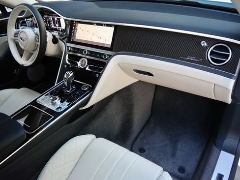 Used 2024 Bentley Flying Spur W12 AWD/4WD image 2