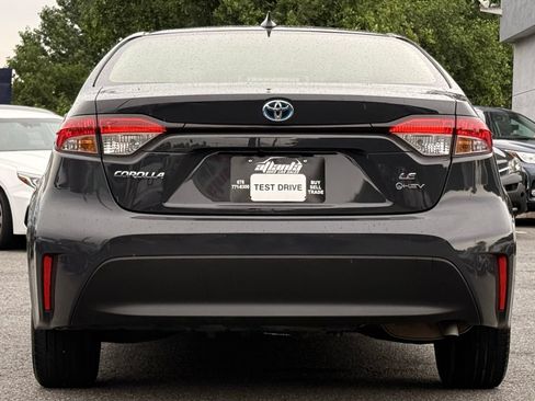 Used 2025 Toyota Corolla LE FWD image 4