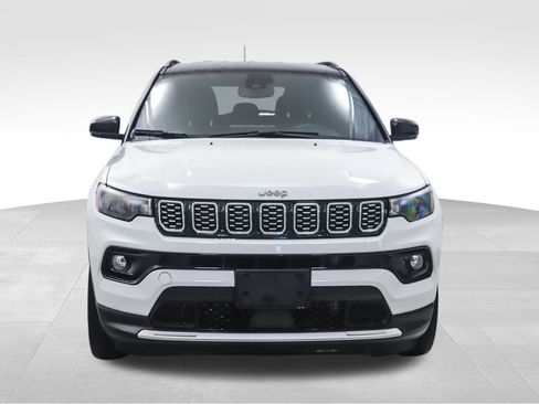 Used 2024 Jeep Compass Limited image 8
