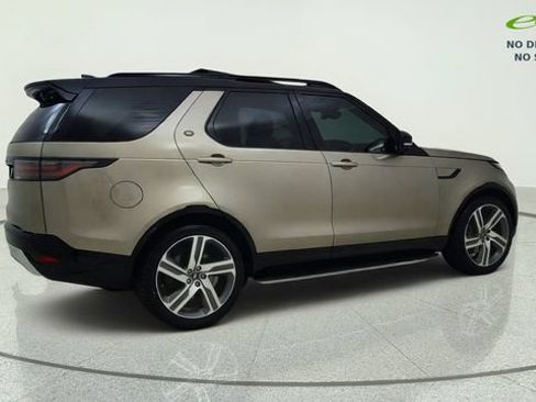 Used 2024 Land Rover Discovery Metropolitan Edition AWD/4WD image 8