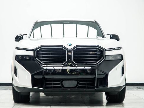 Used 2023 BMW XM w/ M Driver's Package AWD/4WD image 10