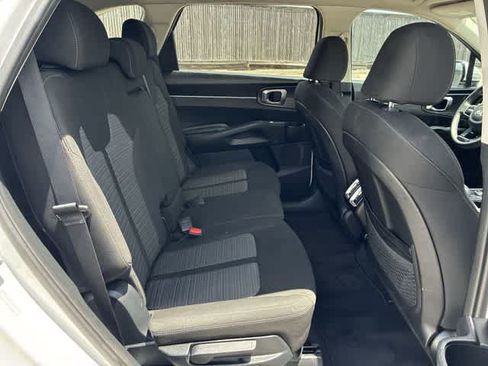 Used 2021 Kia Sorento LX FWD image 21