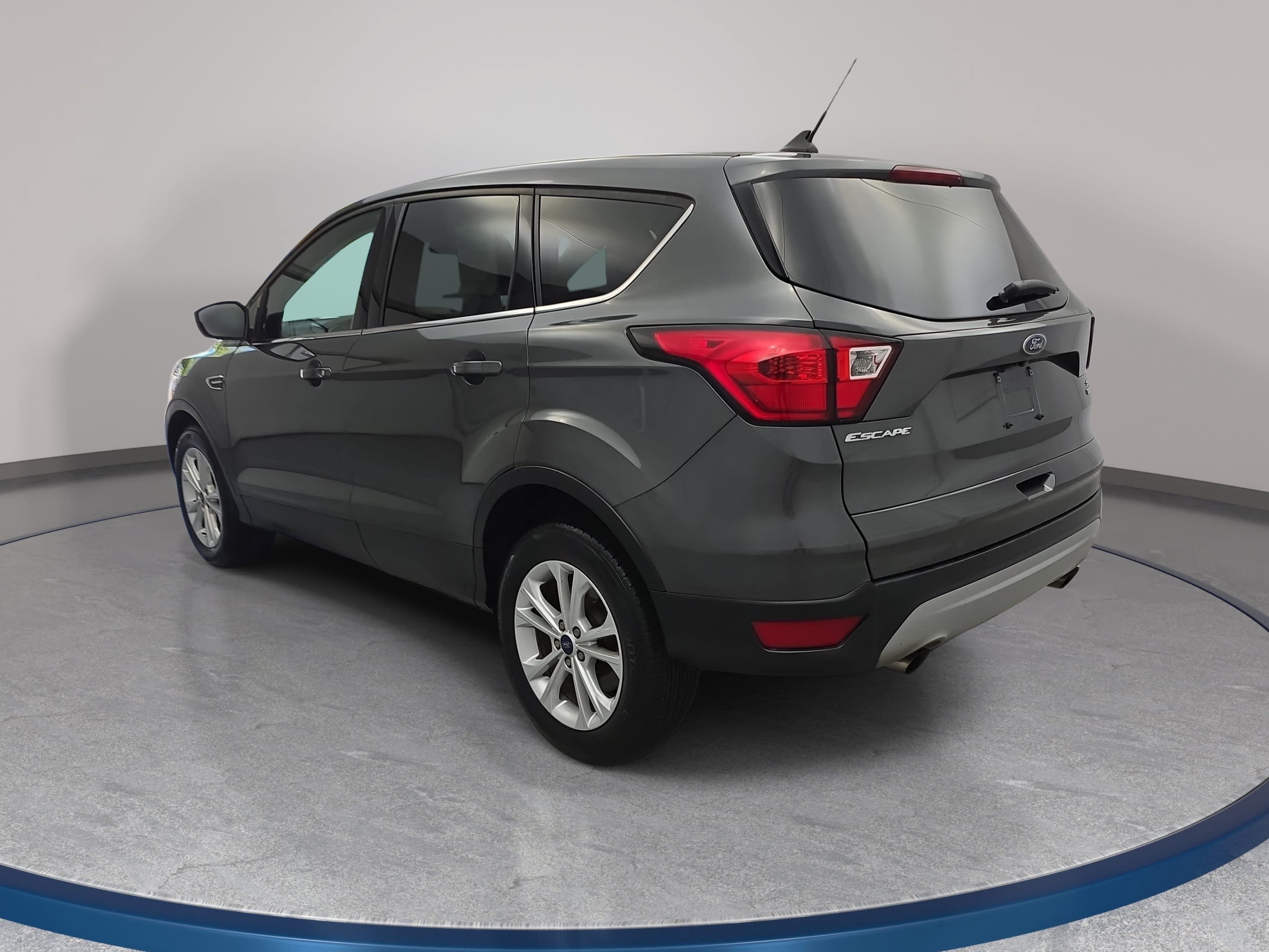 Used 2019 Ford Escape SE FWD image 7