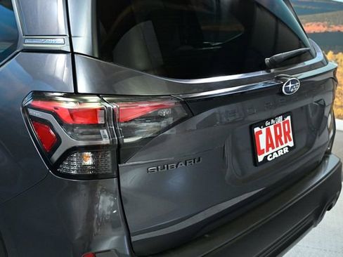 Used 2025 Subaru Forester Premium AWD/4WD image 18
