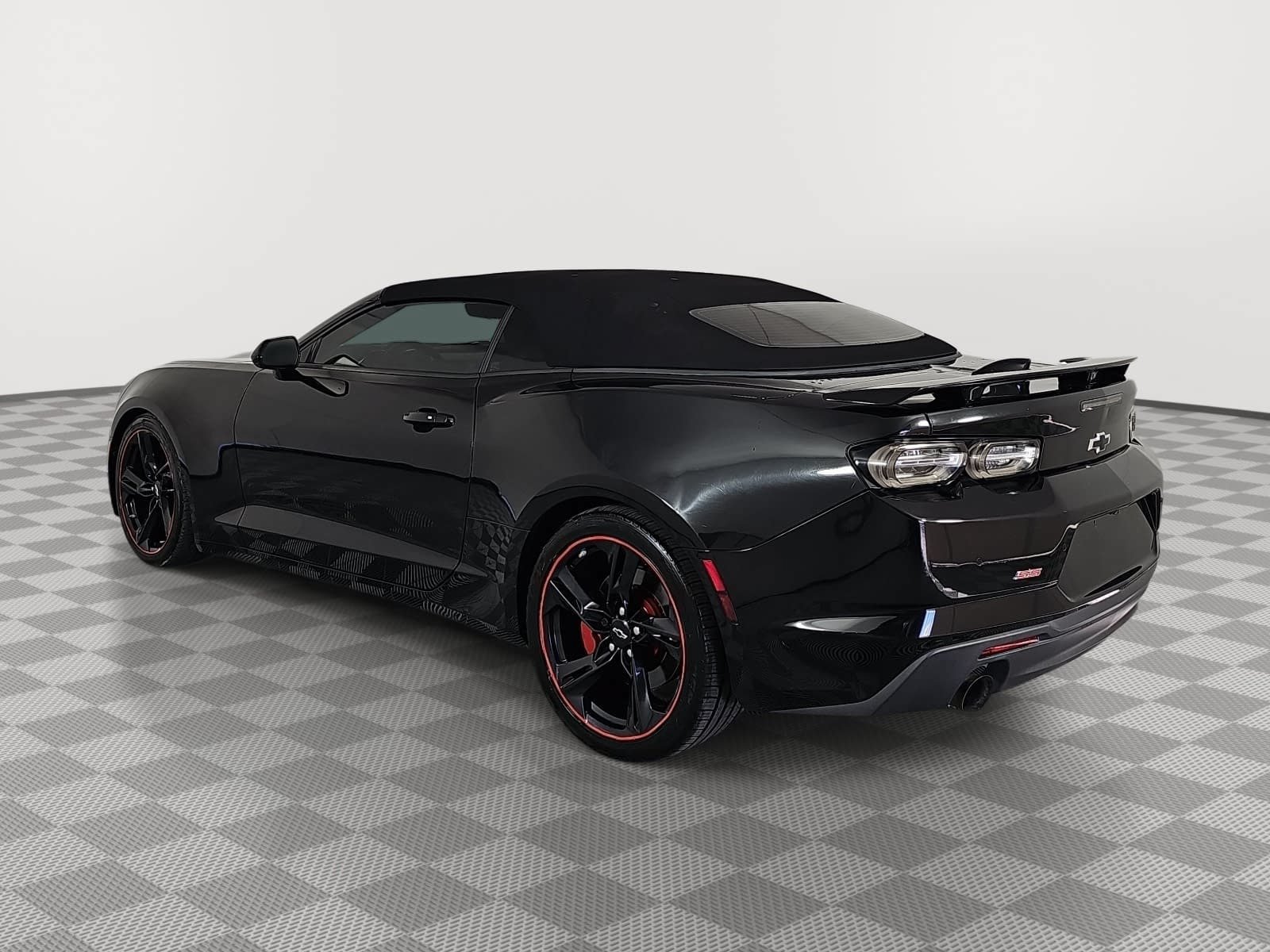 Used 2020 Chevrolet Camaro SS RWD image 6