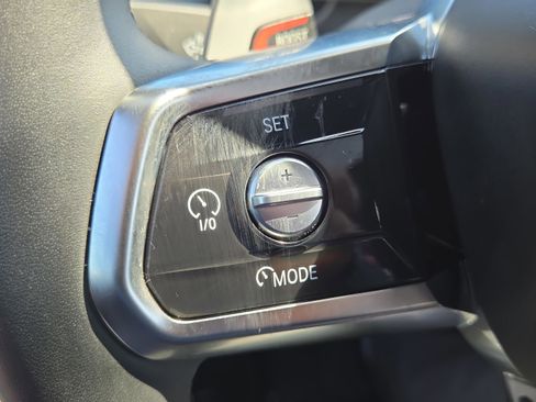 Certified 2023 BMW 740i RWD image 21