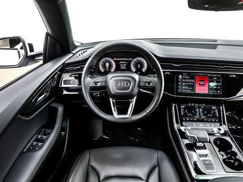Used 2024 Audi Q8 Premium Plus image 6