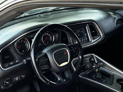 Used 2020 Dodge Challenger SXT RWD image 10