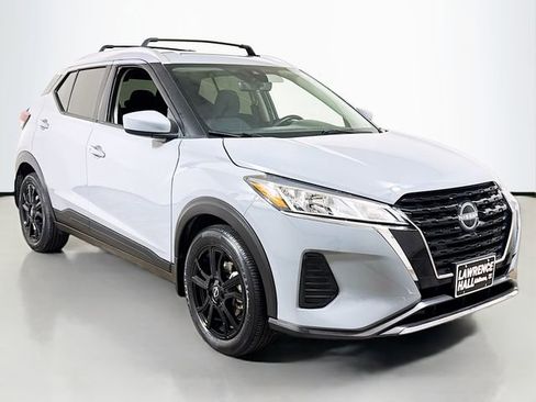 Used 2024 Nissan Kicks SV w/ Interior Electronics Package FWD image 3