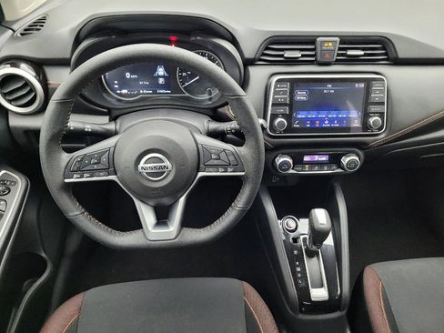 Used 2022 Nissan Versa SR image 22