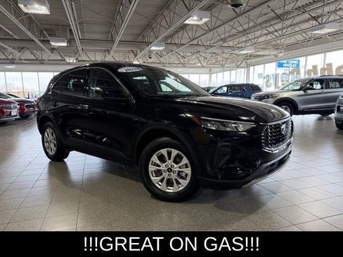 Used 2023 Ford Escape Active w/ Tech Pack #2 image 2