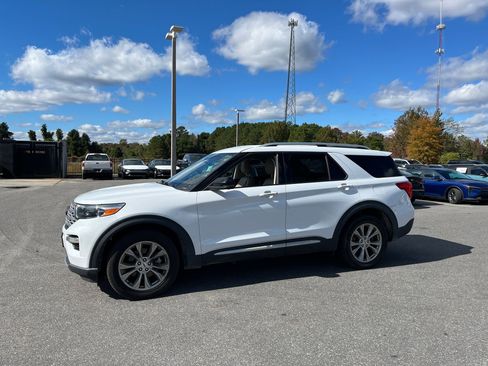 Used 2021 Ford Explorer Limited w/ Equipment Group 301A image 5