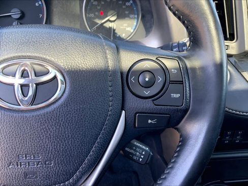 Used 2018 Toyota RAV4 XLE image 25