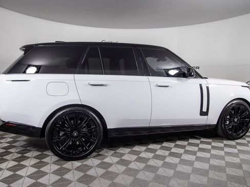 Used 2025 Land Rover Range Rover SE image 5