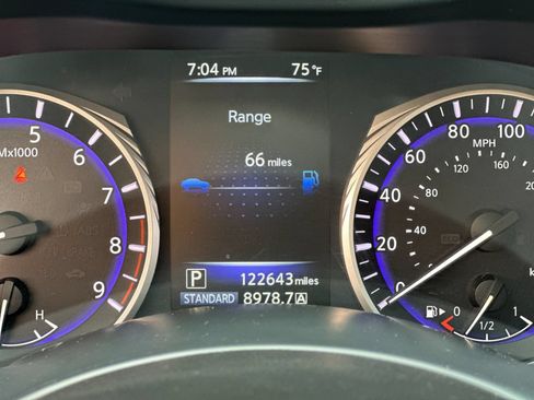 Used 2014 INFINITI Q50 Premium RWD image 27