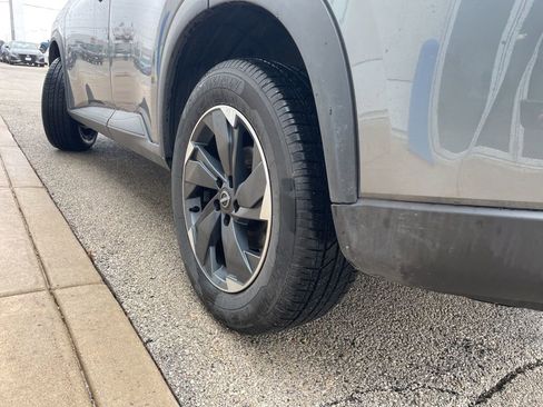 Used 2025 Nissan Rogue SV image 17