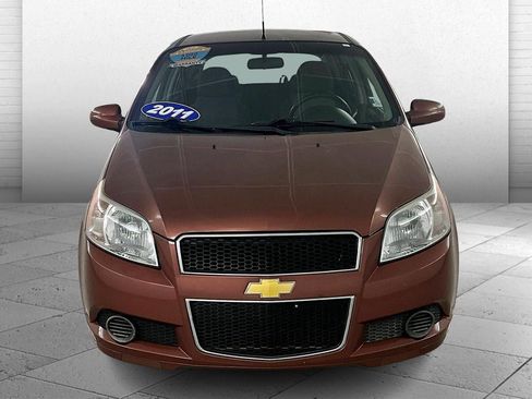 Used 2011 Chevrolet Aveo5 LT w/ Power and Convenience Package image 2
