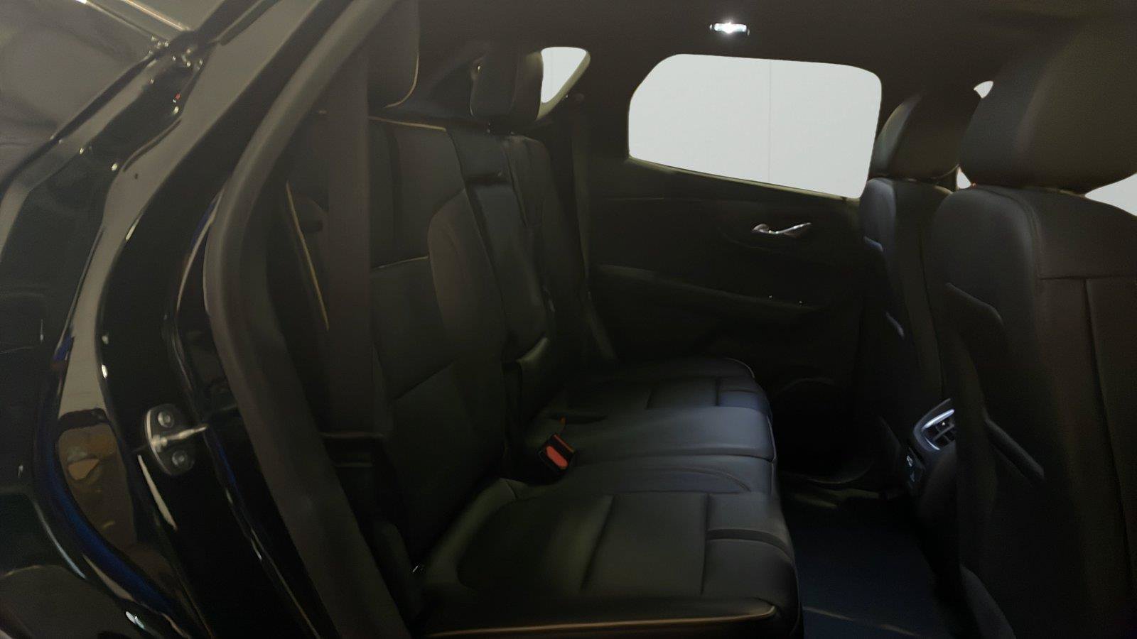 Used 2024 Chevrolet Blazer Premier w/ Enhanced Convenience Package FWD image 13