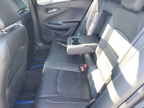 Used 2017 Chevrolet Malibu LT w/ Leather Package FWD image 13