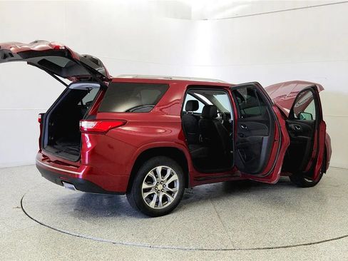 Used 2021 Chevrolet Traverse Premier AWD/4WD image 12