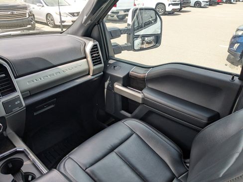 Used 2022 Ford F250 Lariat w/ Lariat Ultimate Package image 17