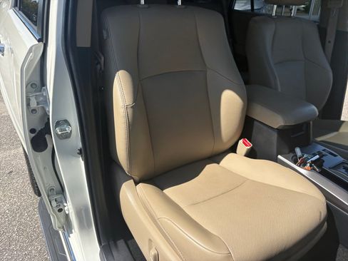 Used 2022 Toyota 4Runner Limited AWD/4WD image 31