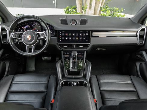 Certified 2023 Porsche Cayenne Platinum Edition AWD/4WD image 12