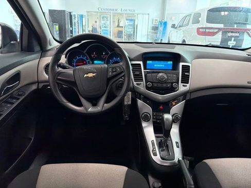 Used 2016 Chevrolet Cruze LS FWD image 20