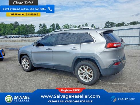 Used 2017 Jeep Cherokee Latitude w/ Cold Weather Group AWD/4WD image 3