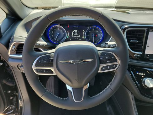 New 2026 Chrysler Pacifica Limited w/ Trailer Tow Group image 17