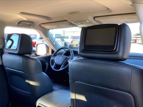 Used 2023 Nissan Armada Platinum w/ Captain's Chairs Package image 9