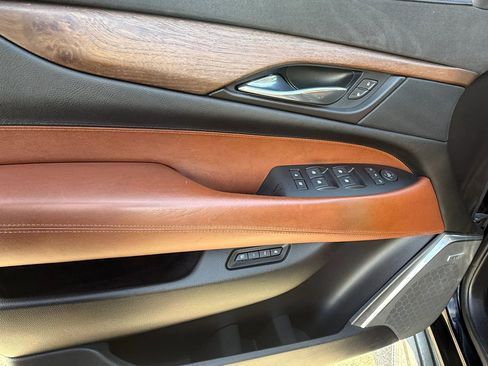 Used 2015 Cadillac Escalade Luxury RWD image 23