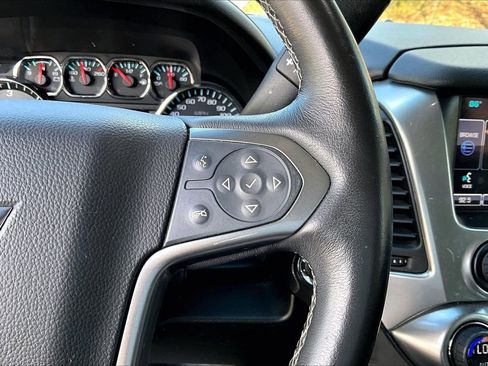 Used 2015 Chevrolet Suburban LTZ image 32