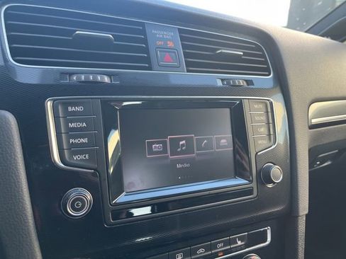 Used 2015 Volkswagen GTI SE image 24