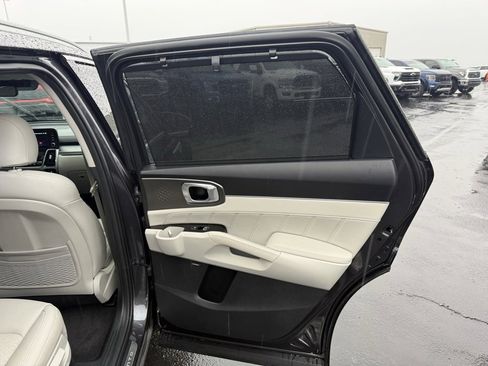 Used 2024 Kia Sorento SX Prestige image 10