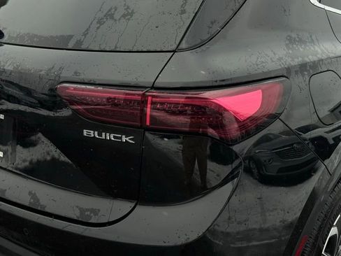 Used 2025 Buick Envision Preferred image 6