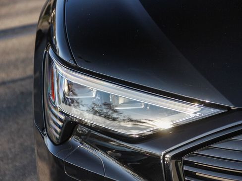 Certified 2022 Audi e-tron Premium w/ Convenience Plus Package image 12